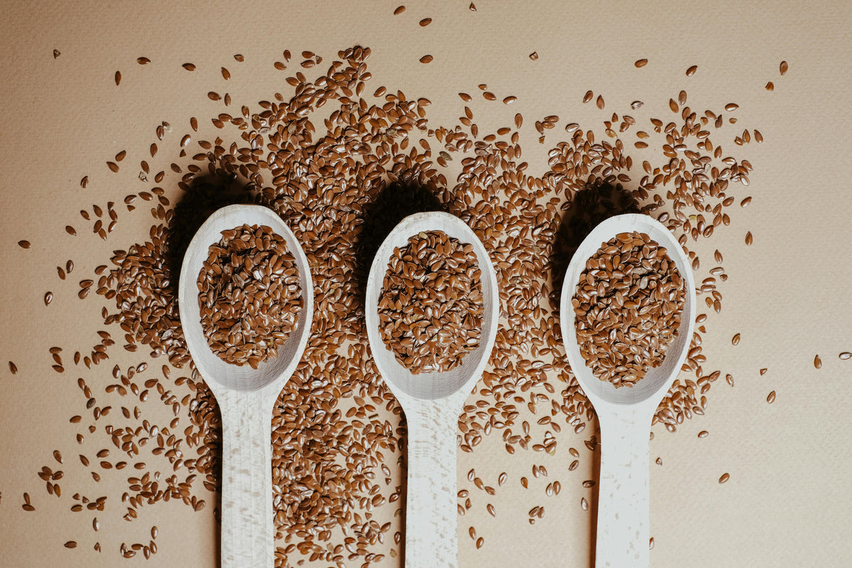 Flaxseed Oil in Hindi: अलसी का तेल क्या है, फायदे, कैप्सूल और सावधानियाँ